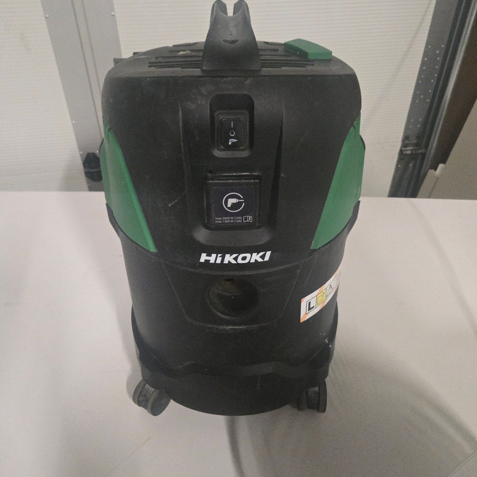 HiKOKI RP 250YDL Industriële stofzuiger, Ophalen of Verzenden, Zo goed als nieuw, Industriële stofzuiger, 2000 watt of meer