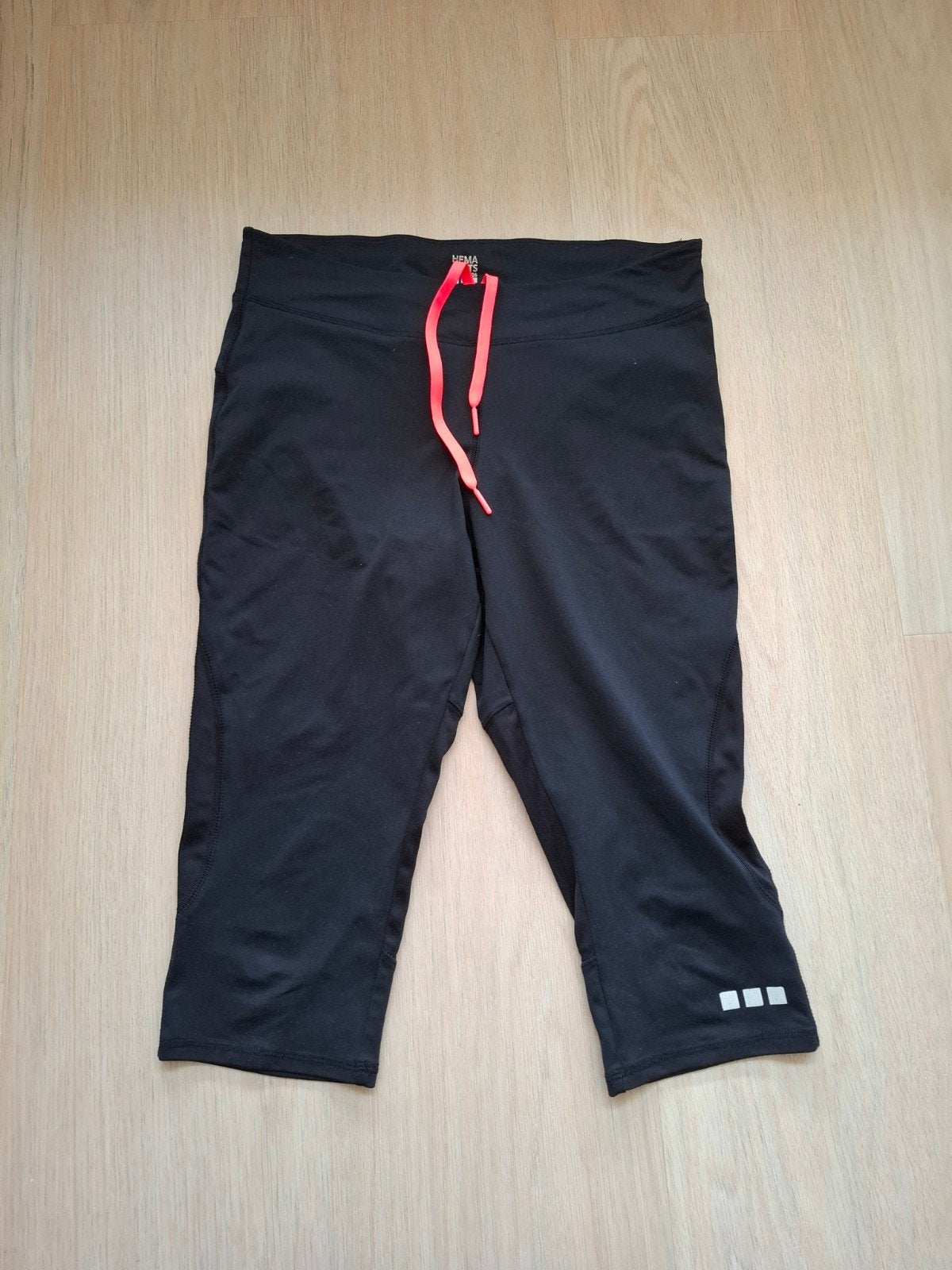 Hema sportbroek zwart 3/4 lengte met roze details, Zwart, Maat 42/44 (L), Ophalen of Verzenden, Gedragen