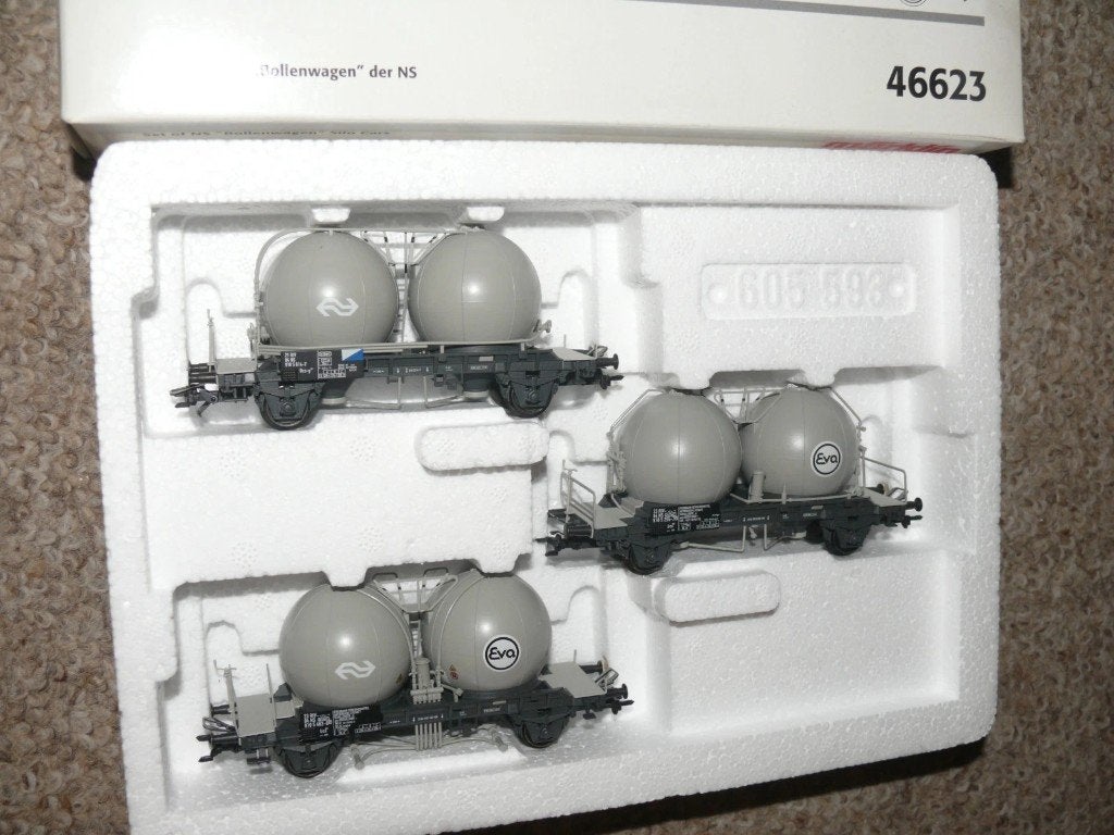 MÄRKLIN 46223: driedelige set Nederlandse bollenwagens, Wisselstroom, Wagon, Ophalen of Verzenden, Zo goed als nieuw