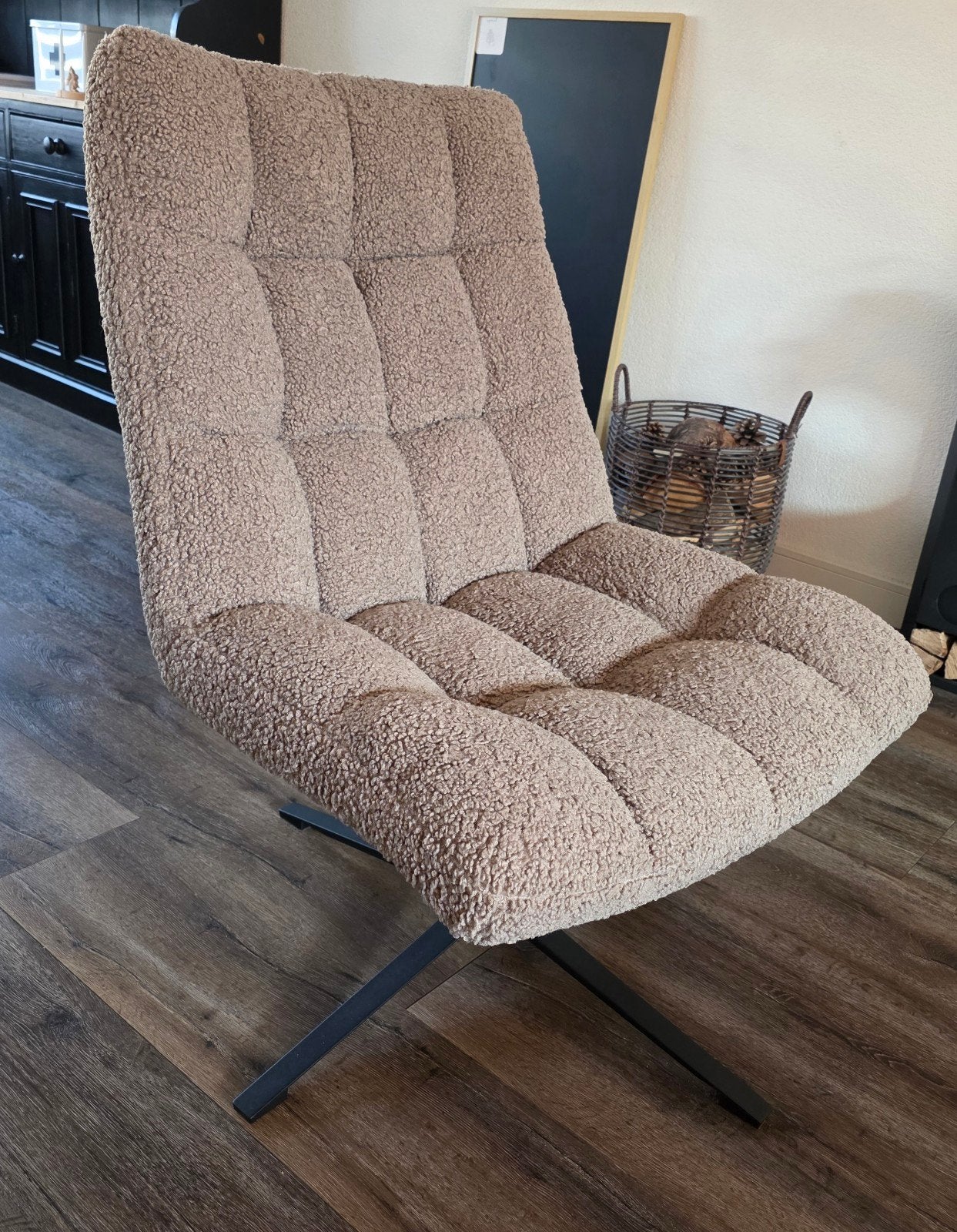 WOOOD fauteuil Job - Taupe Teddy stof - Draaibaar, Huis en Inrichting, Fauteuils, Ophalen, Modern, Comfortabel, 75 tot 100 cm