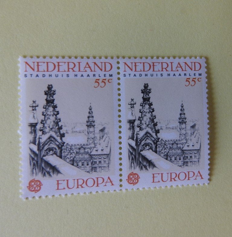 2 Postzegels stadhuis Haarlem. 1978, Verzenden, Na 1940, Postfris