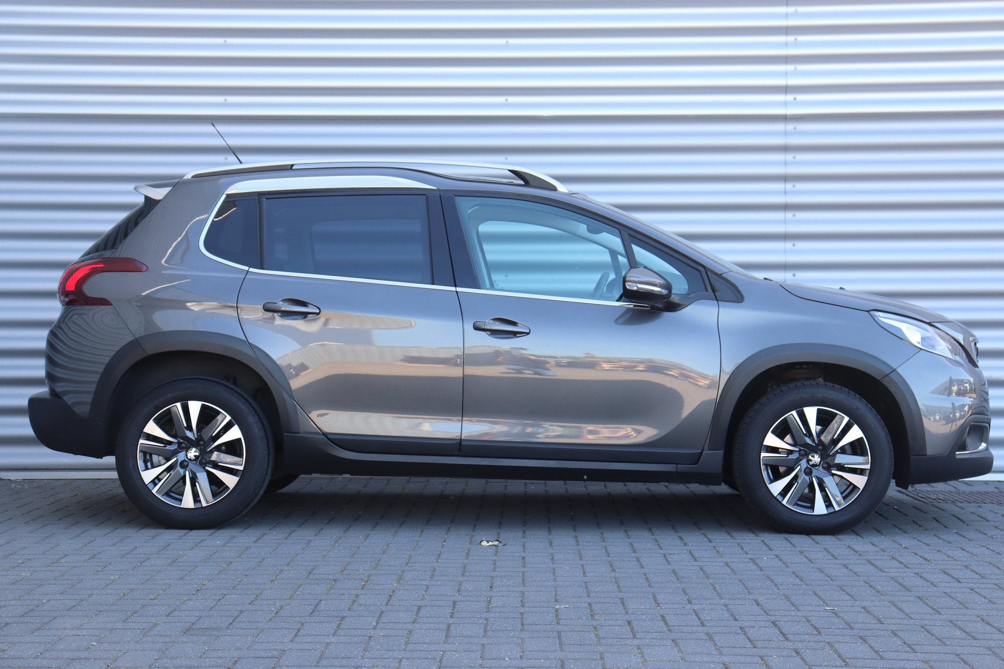 Peugeot 2008 1.2 PURETECH 110PK ALLURE AUTOMAAT, Euro 6, 49 €/maand, Origineel Nederlands, Bedrijf