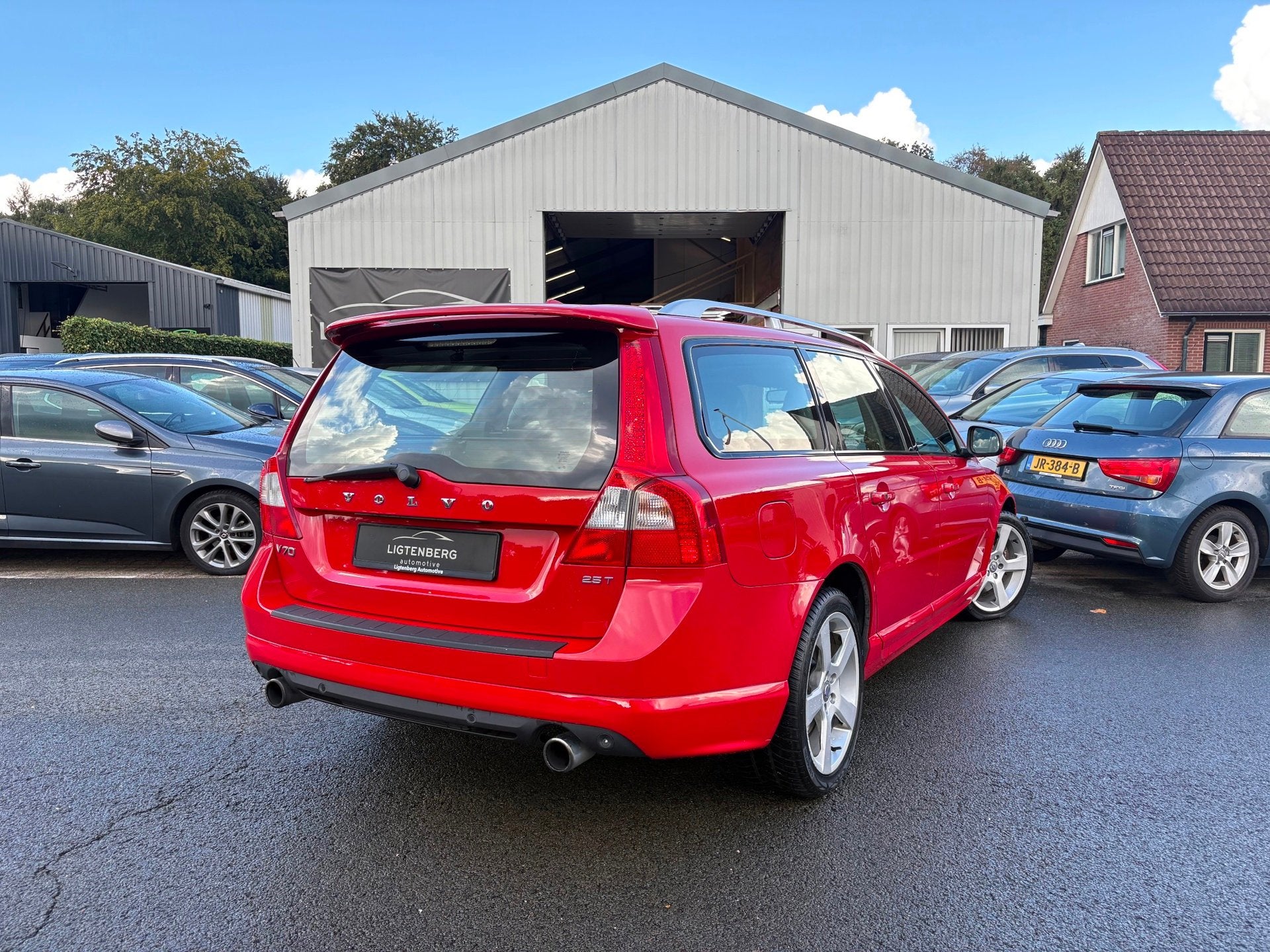 Volvo V70 2.5T RDesign CARPLAY/PDC/CAMERA/PANO/STOELVERW/NAP, Auto's, Voorwielaandrijving, 2521 cc, 93 €/maand, Euro 4