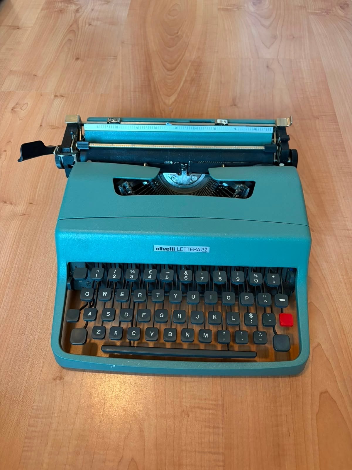 Typmachine olivetti lettera 32, Ophalen of Verzenden, Zo goed als nieuw