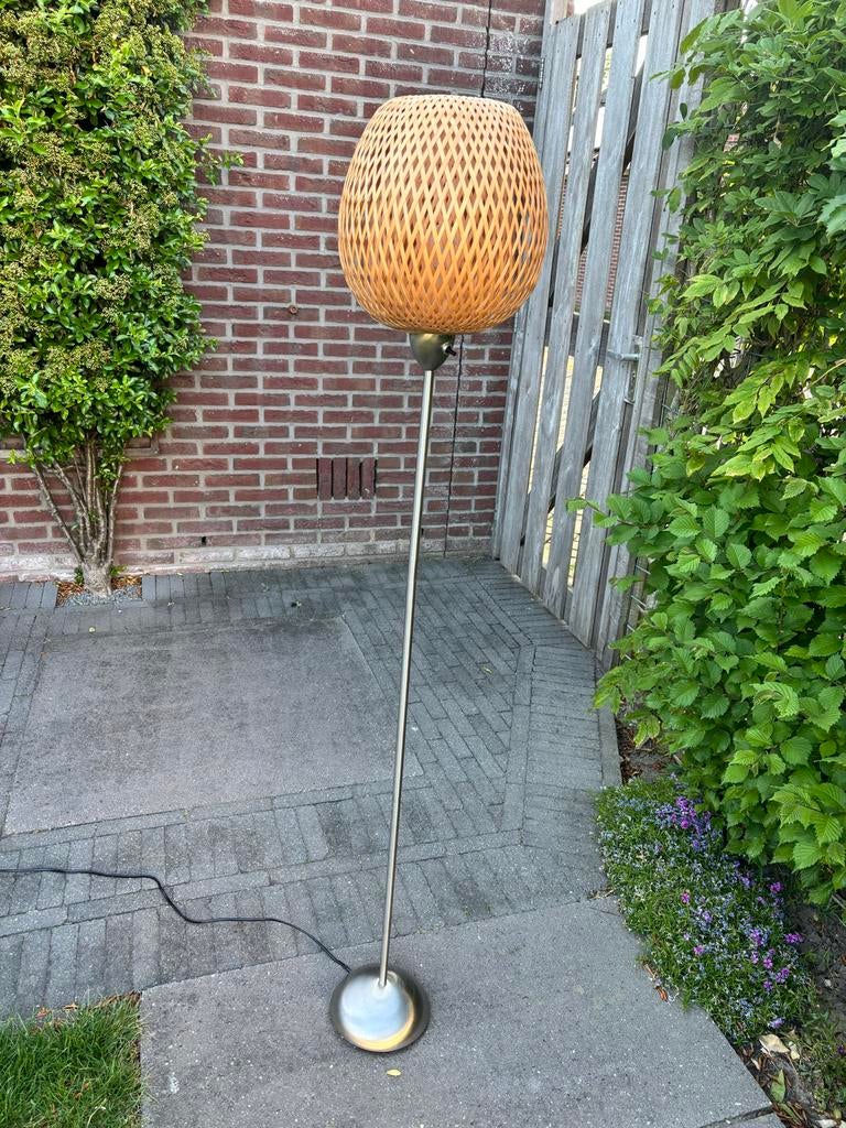 Staande schemerlamp met rieten kap, Ophalen, Gebruikt, Overige materialen, 100 tot 150 cm