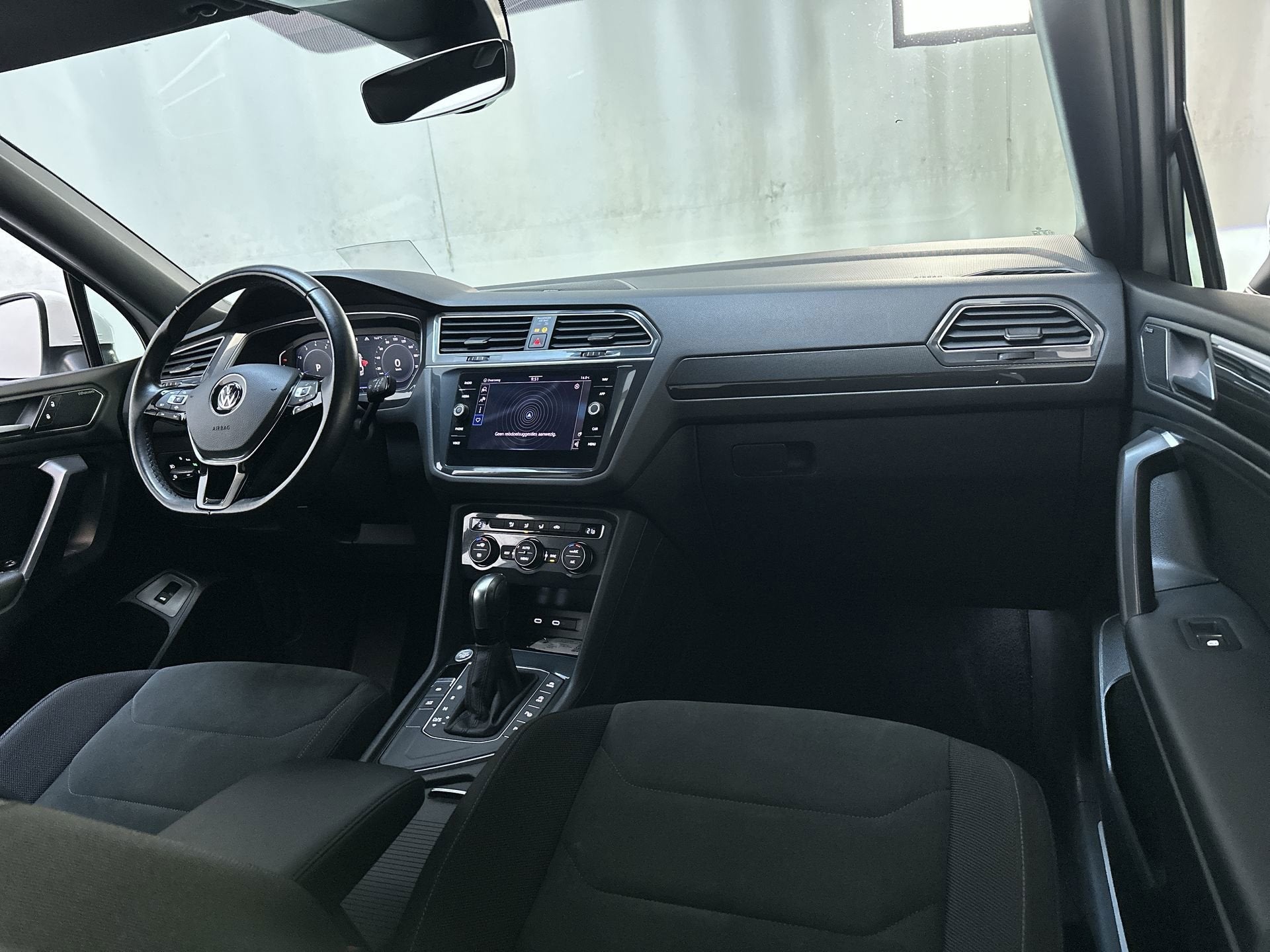 Volkswagen Tiguan Allspace 1.5 TSI 150pk DSG Highline Busine, Dealer onderhouden, 1502 kg, 4 cilinders, Alcantara