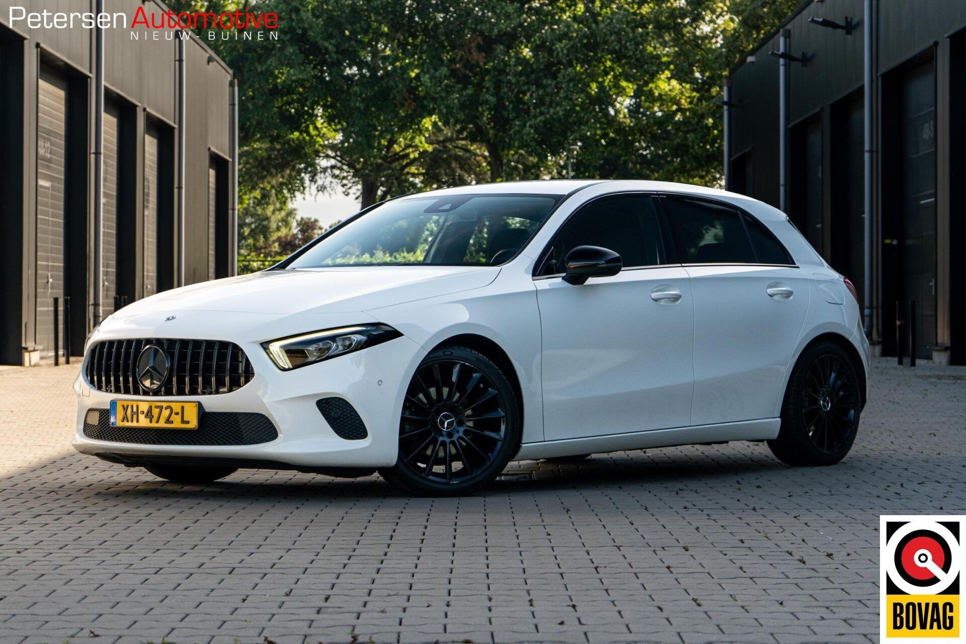 Mercedes A-klasse 160 *Widescreen* Camera* Leder* Stoelverwa, Voorwielaandrijving, Gebruikt, 4 cilinders, Leder en Stof