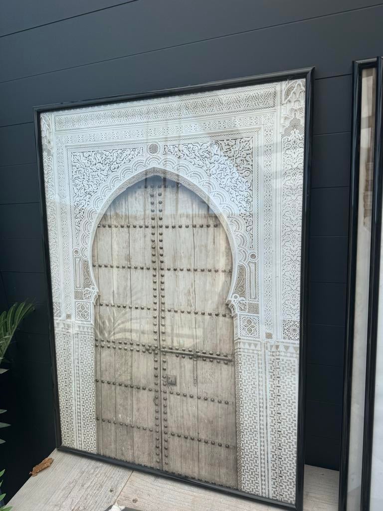 Ingelijste poster arabische Marokkaanse deur - 70x50 cm, Ophalen of Verzenden, Zo goed als nieuw, Foto of Poster, 50 tot 75 cm