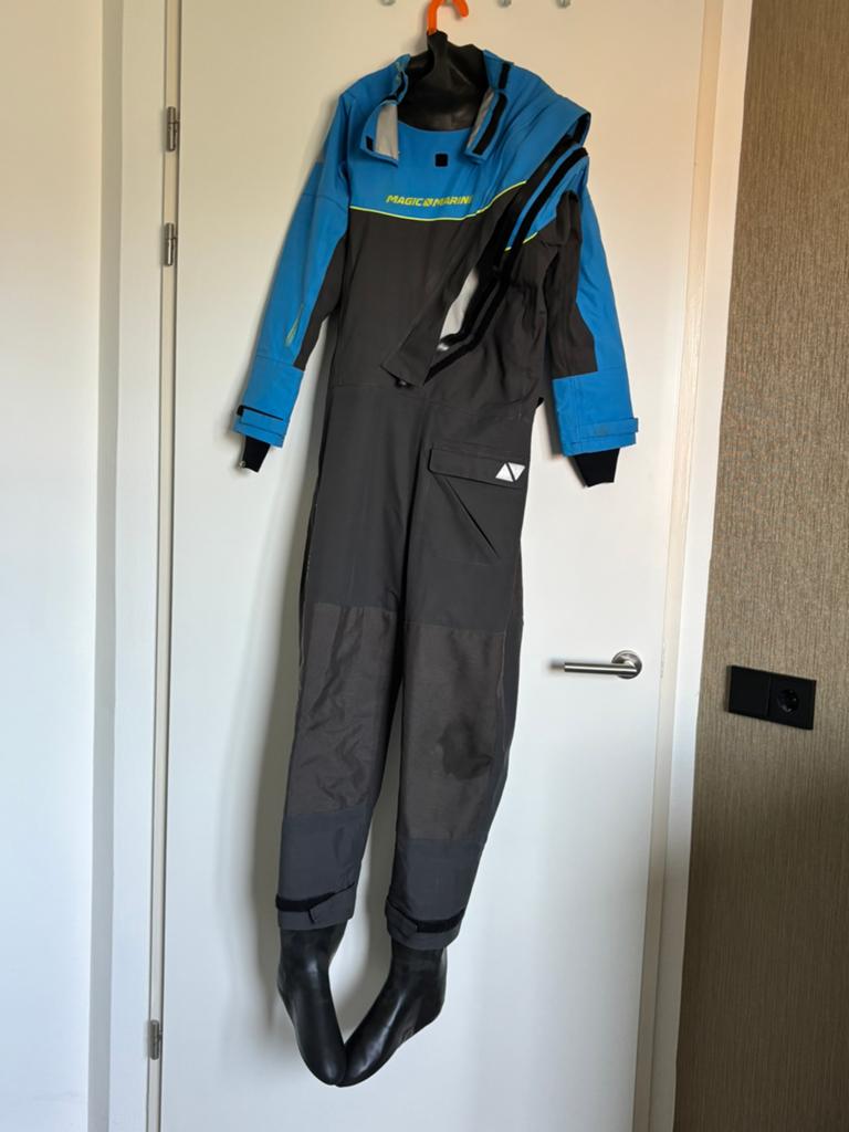 Zgan - Magic Marine droogpak / drysuit - kind - maat 164, Watersport en Boten, Watersportkleding, Ophalen of Verzenden, Zo goed als nieuw