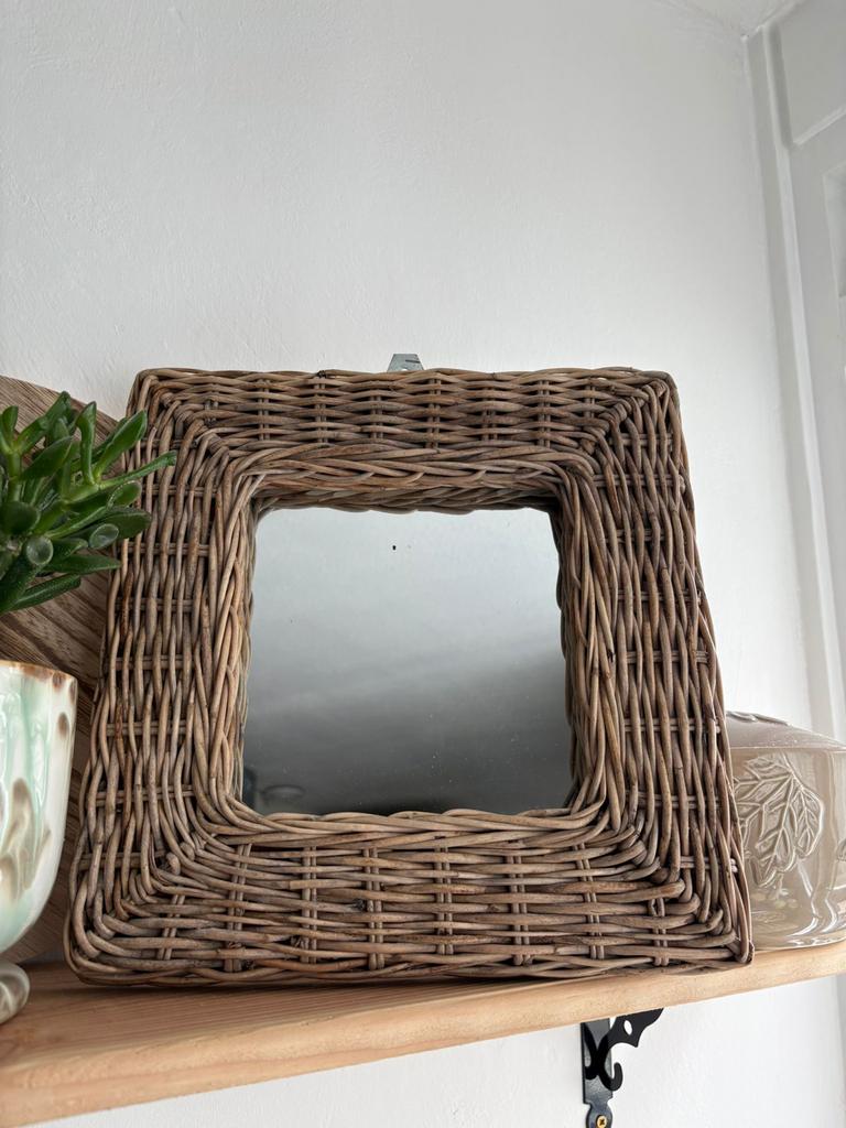 Rotan spiegel 30x30 cm, Ophalen of Verzenden, Zo goed als nieuw