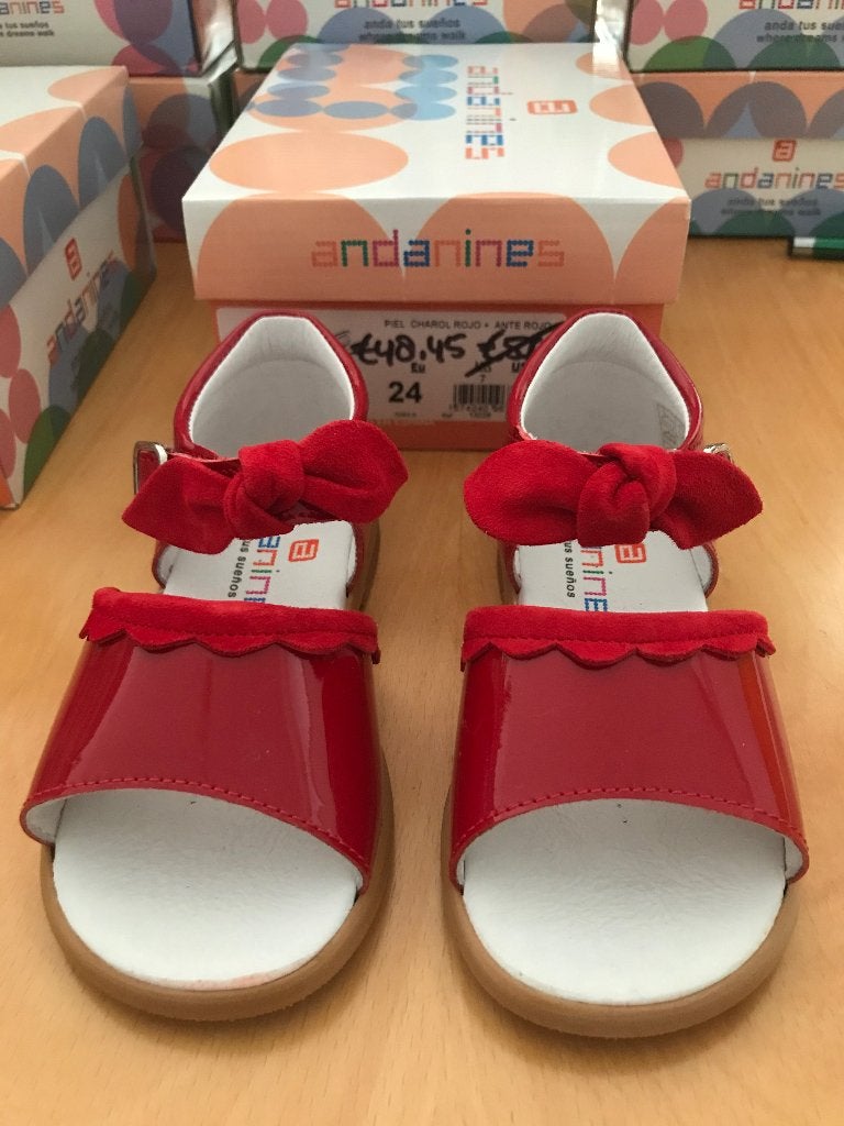 Andanines rode sandalen met strik - Maat 23, Kinderen en Baby's, Kinderkleding | Schoenen en Sokken, Meisje, Schoenen, Nieuw, Ophalen of Verzenden