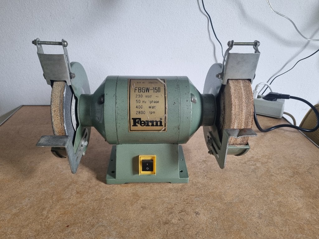Slijpmachine, Ophalen, Gebruikt, Minder dan 700 watt, Werkbankslijpmachine