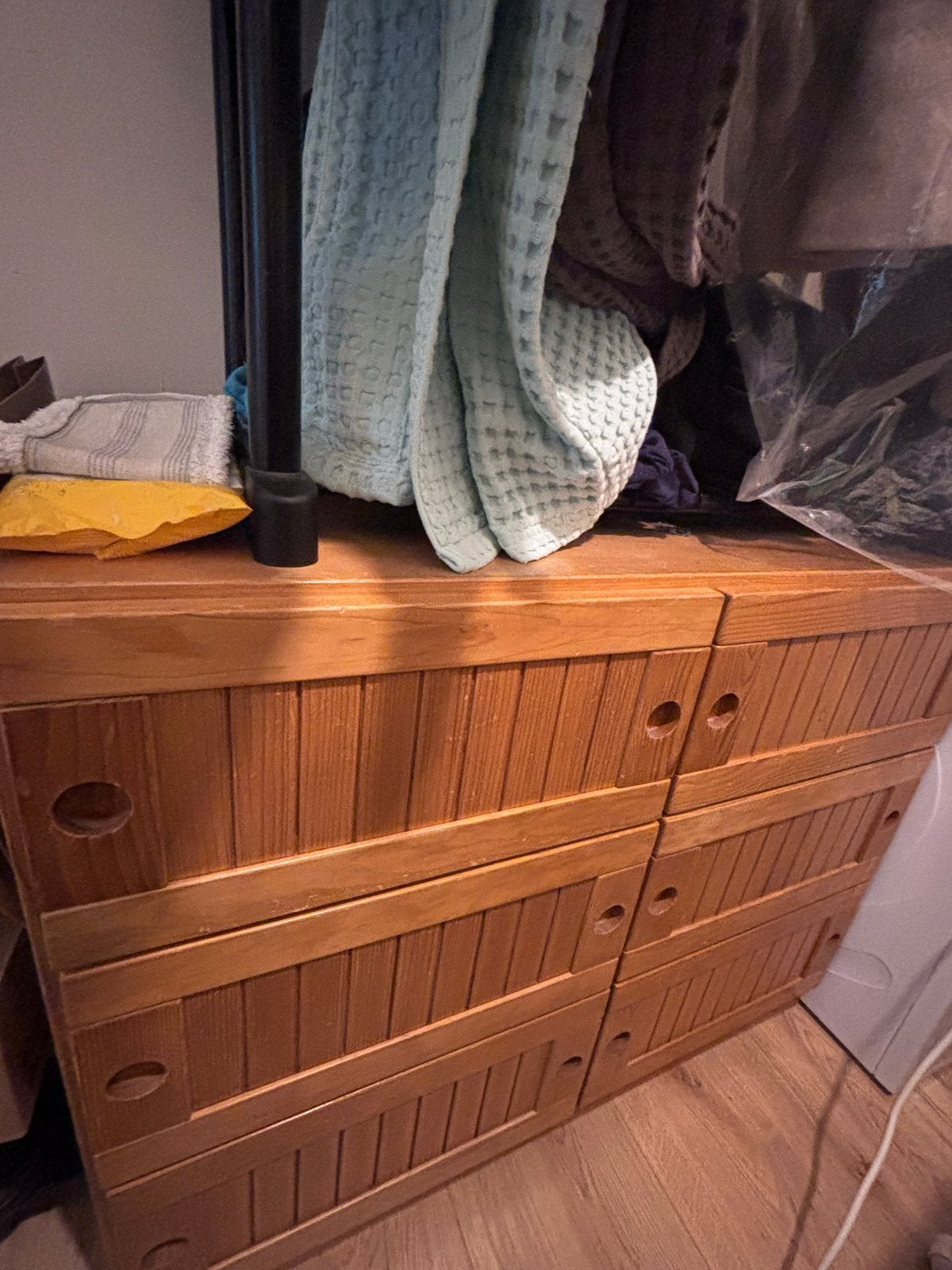 Houten kast met 6 vakken, Gebruikt, 5 laden of meer, 100 tot 150 cm, Ophalen of Verzenden