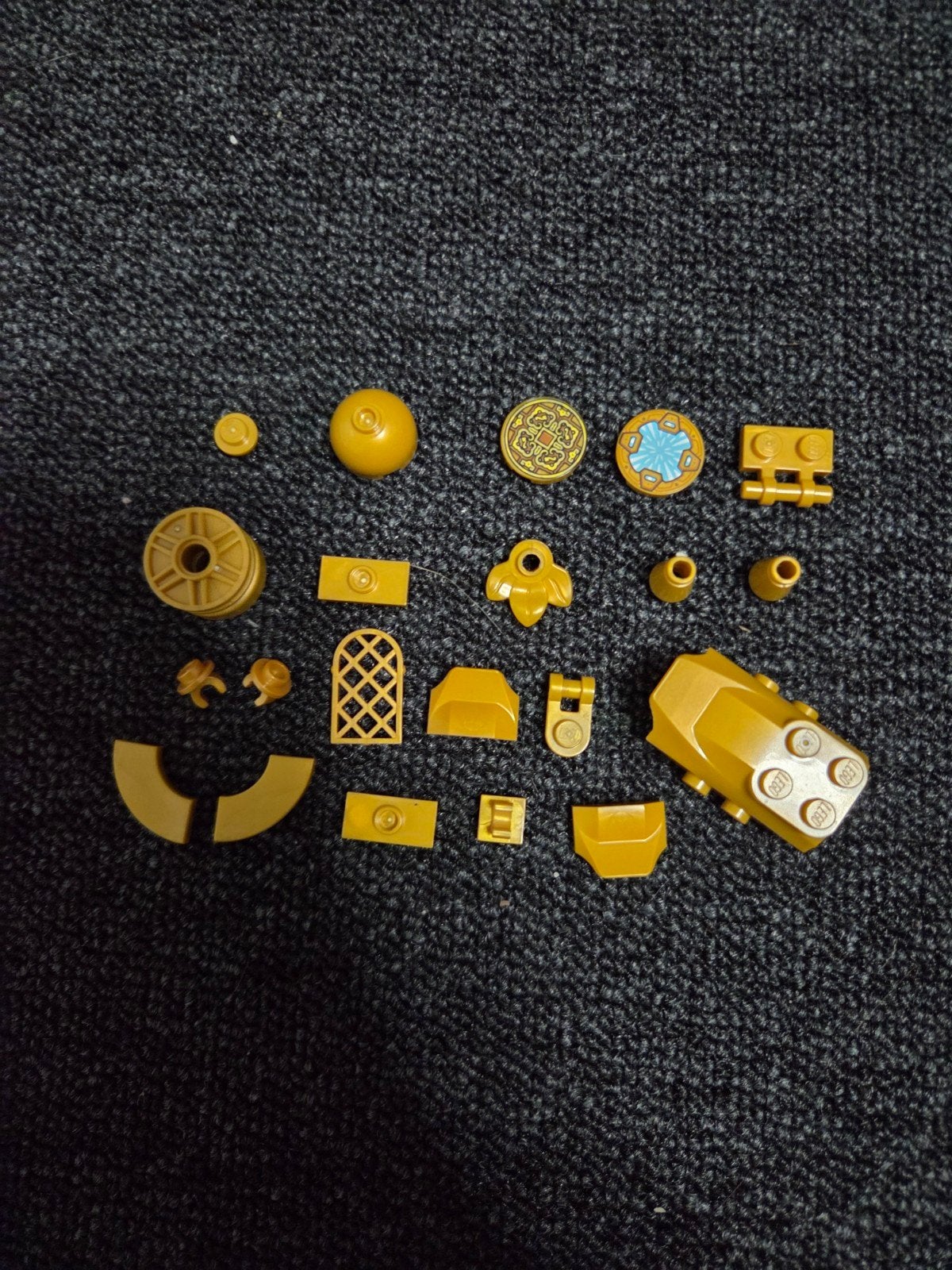 21 lego gouden stukjes, Ophalen of Verzenden, Goud, Navelpiercing