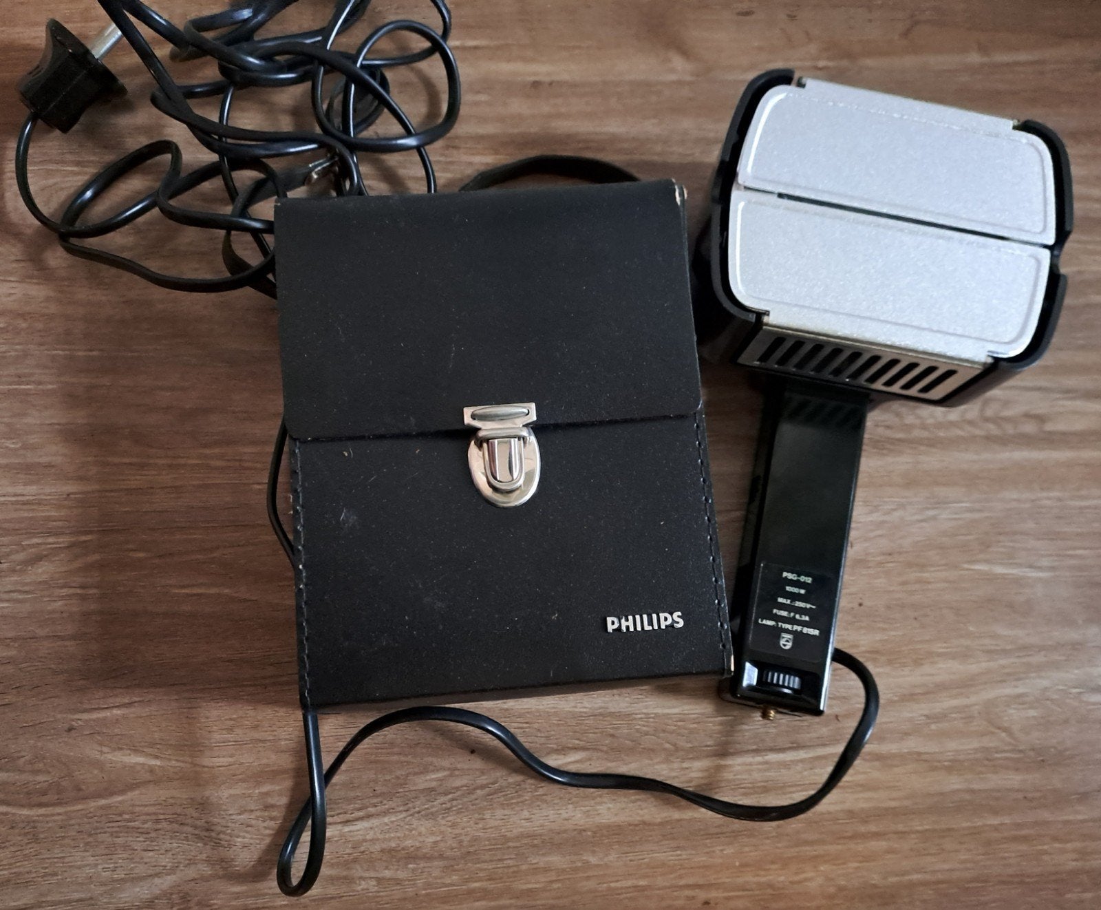 Philips PSG-012 Flitser met tasje Vintage camera accessoire, Audio, Tv en Foto, Fotografie | Flitsers, Gebruikt, Overige merken
