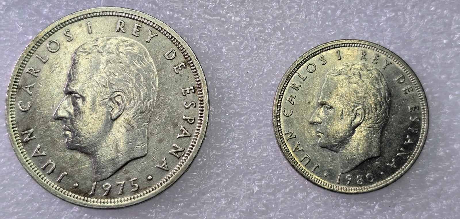 Set van 2 Spaanse munten: 50 en 5 Peseta's, Postzegels en Munten, Munten | Europa | Niet-Euromunten, Ophalen of Verzenden
