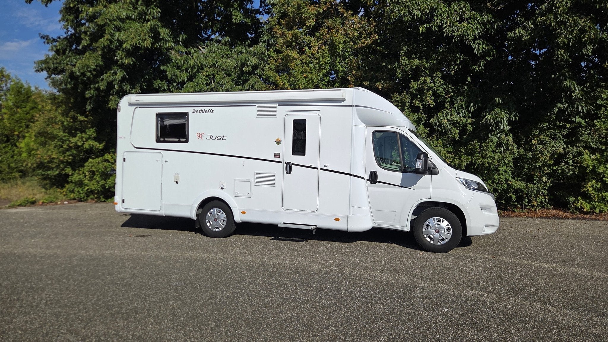 Dethleffs Just Camp T7052 DBM (bj 2022), Automaat, 7 tot 8 meter, Bedrijf, Diesel