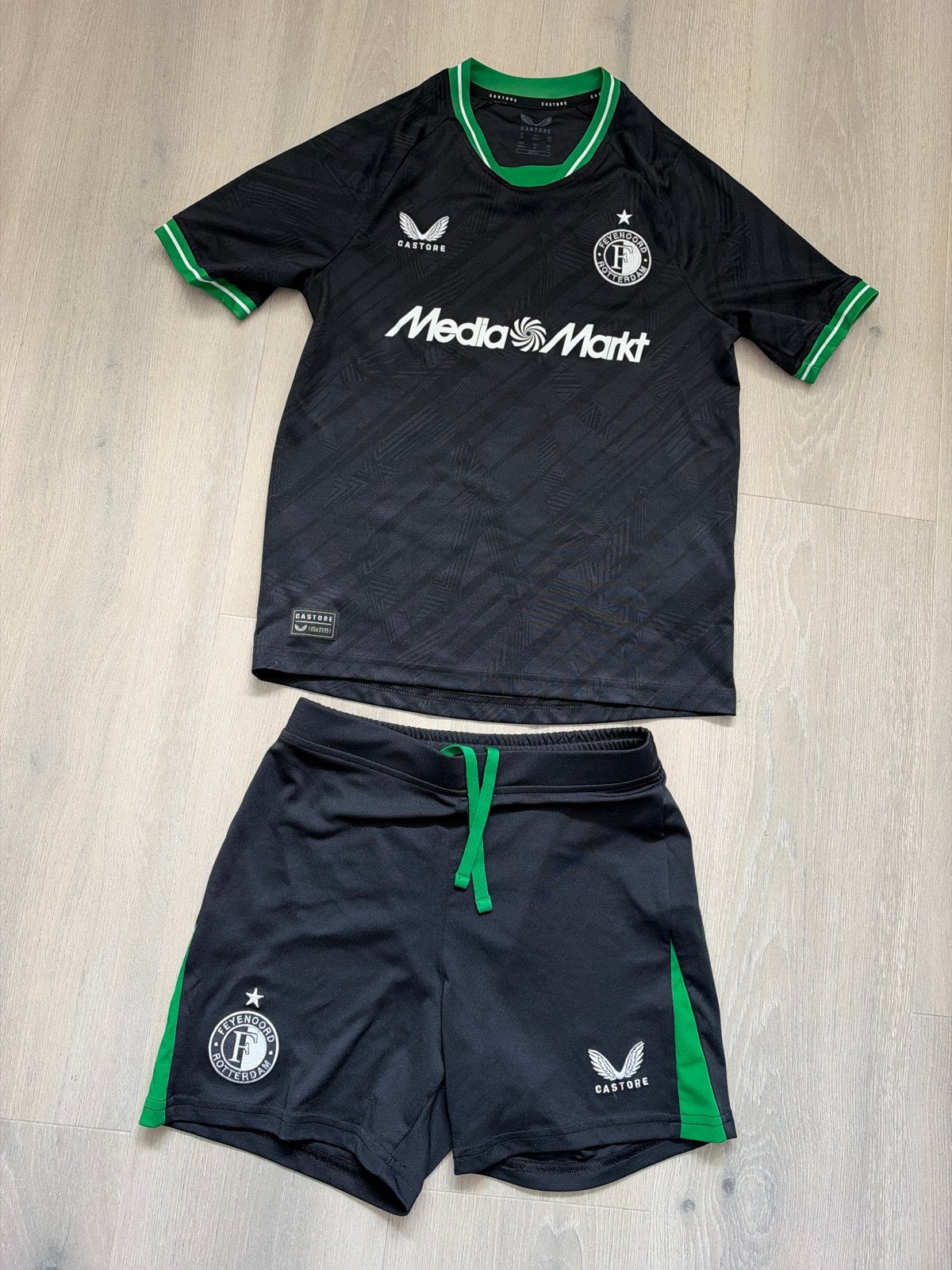 Feyenoord uit tenue 2024/2025 - Maat 146CM (YM), Ophalen of Verzenden, Zo goed als nieuw, Jongen of Meisje, Setje