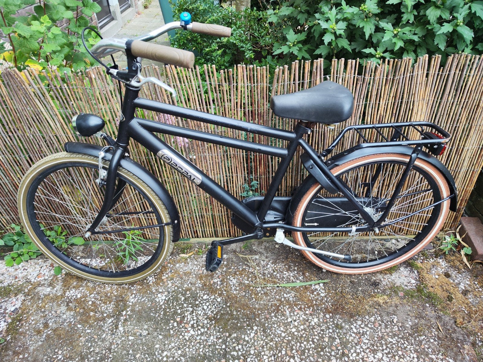 Jonge fiets voor 8a 9 jaar, Fietsen en Brommers, Fietsen | Jongens, Terugtraprem, Ophalen of Verzenden, Zo goed als nieuw, Popal