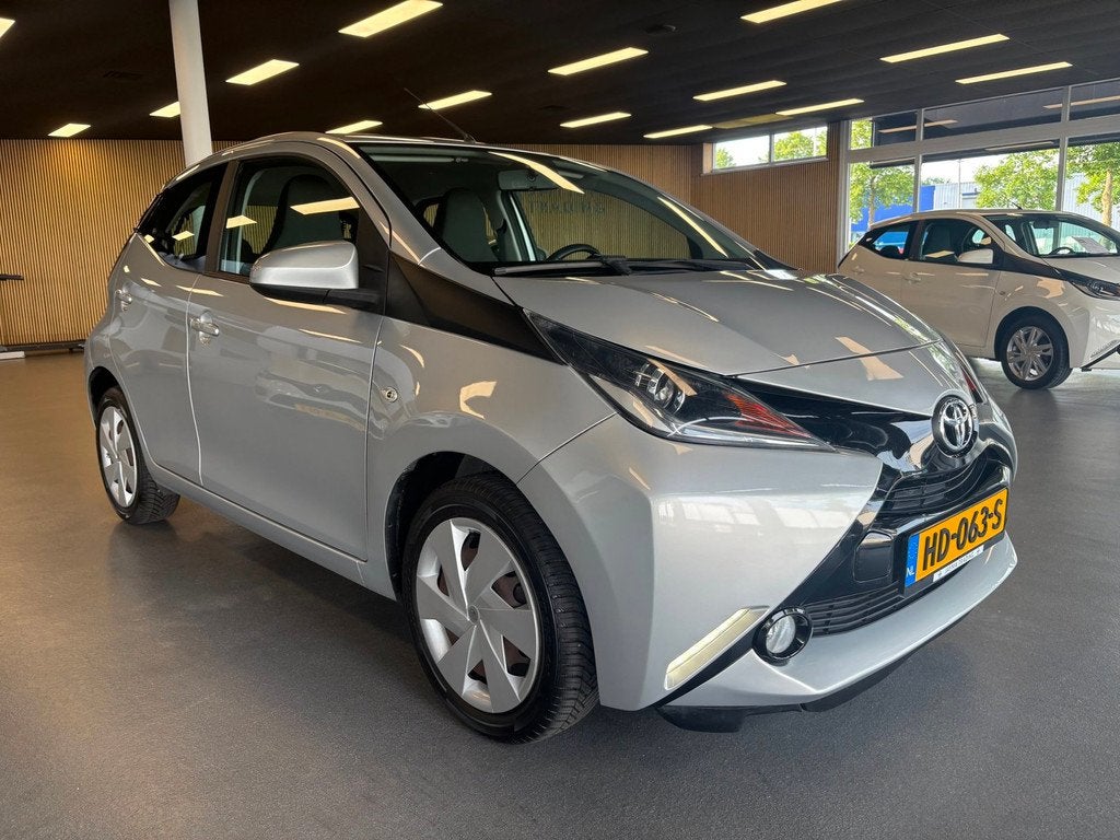 Toyota Aygo 1.0 VVT-i x-play, Auto's, Toyota, Voorwielaandrijving, Stof, Gebruikt, Euro 6