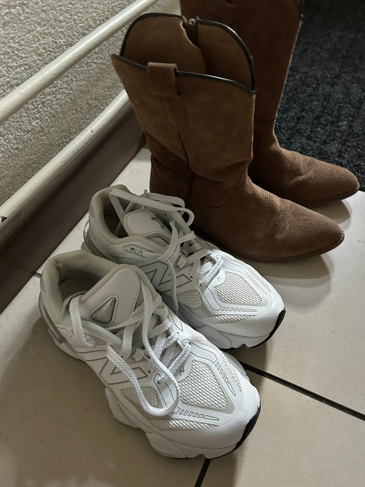 Witte new balance en cowboy laarzen 36 maat, Ophalen of Verzenden, Zo goed als nieuw, Jongen of Meisje, Schoenen