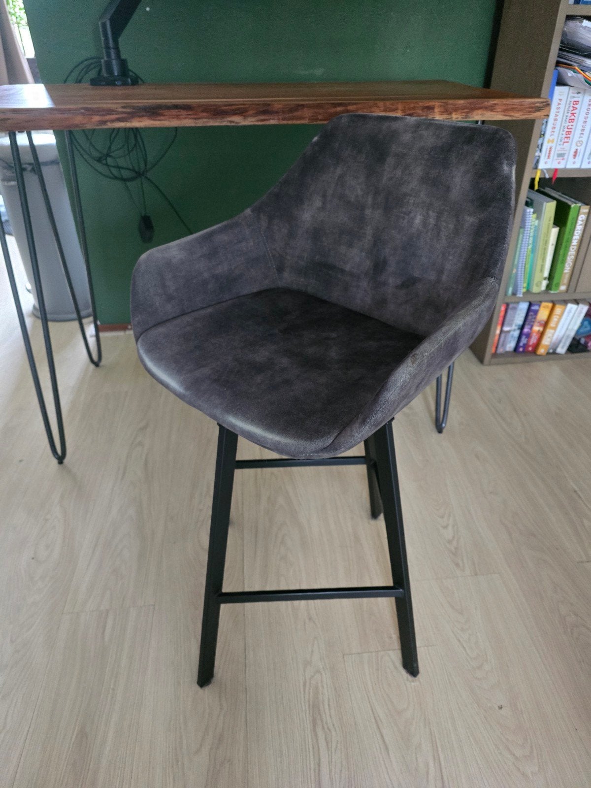 Beau Home Stevige barkruk mosgroen met robuuste stalen poten, Ophalen, 60 tot 90 cm, Met voetsteun, Zo goed als nieuw