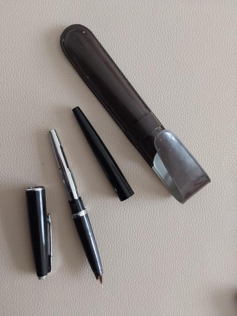 Vintage parker vulpen met etui - Zwart en zilver, Overige merken, Gebruikt, Met doosje, Ophalen of Verzenden
