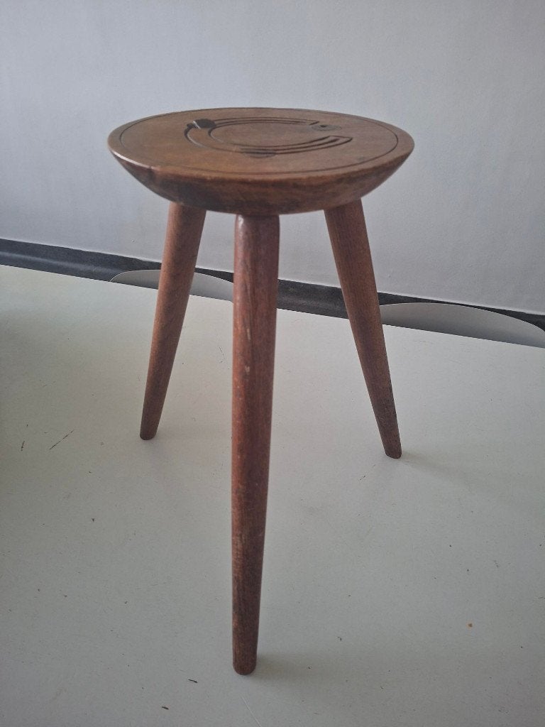 vintage mid century tripod kruk plantentafel met hoefijzer, Ophalen of Verzenden, Gebruikt, Hout