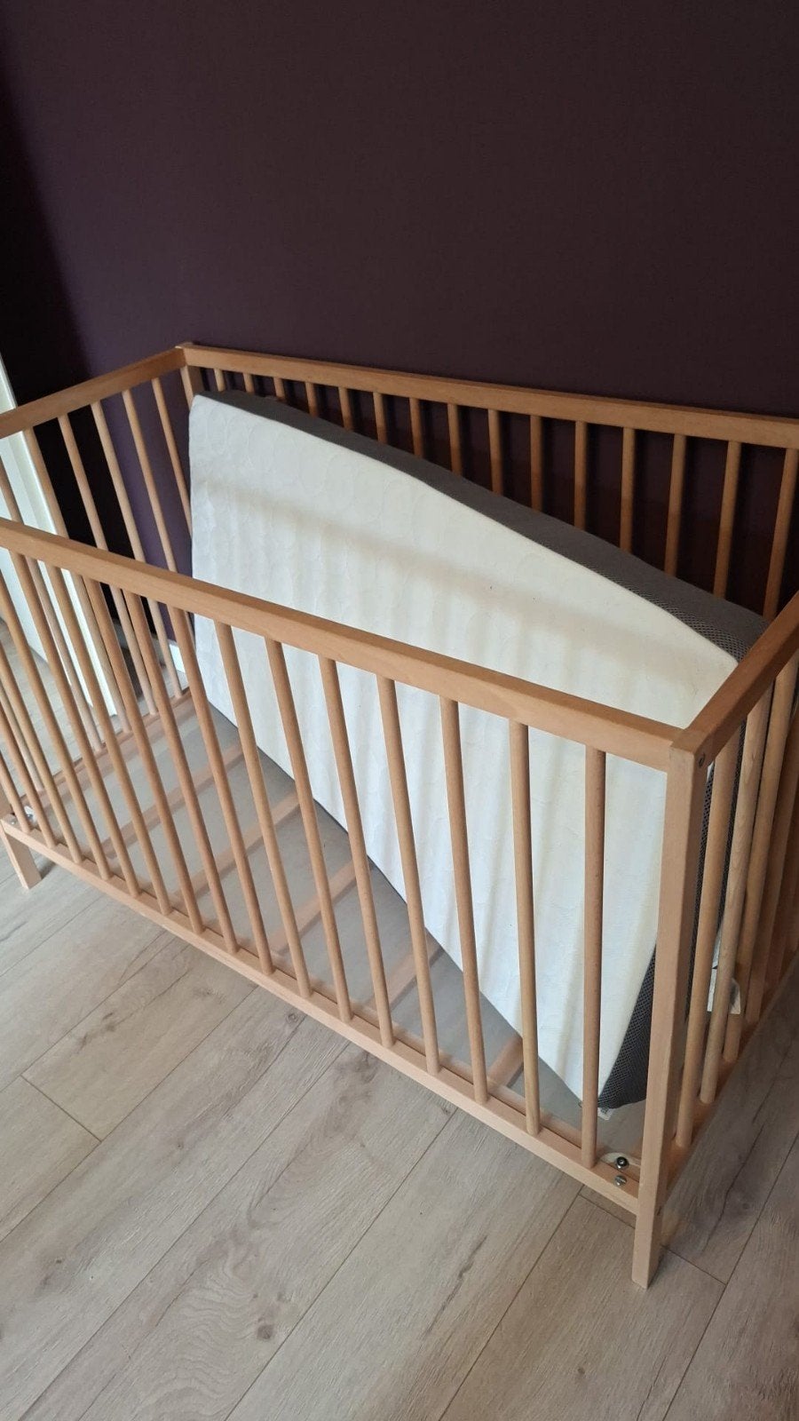 Houten babybedje met matras, Ophalen, Gebruikt, Minder dan 140 cm, Matras
