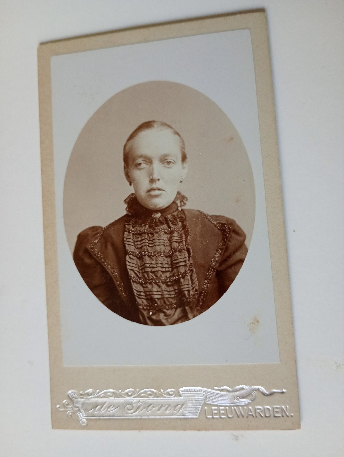 CDV Leeuwarden Vrouw, Ophalen of Verzenden, Voor 1940, Gebruikt, Foto