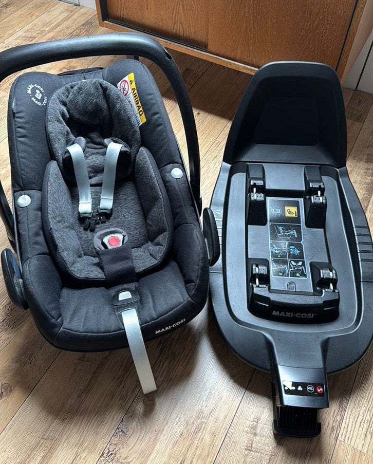 MaxiCosi Pebble Pro i-Size & FamilyFix 3 base + Dooky hoes, Ophalen, Autogordel of Isofix, Zo goed als nieuw, 0 t/m 13 kg