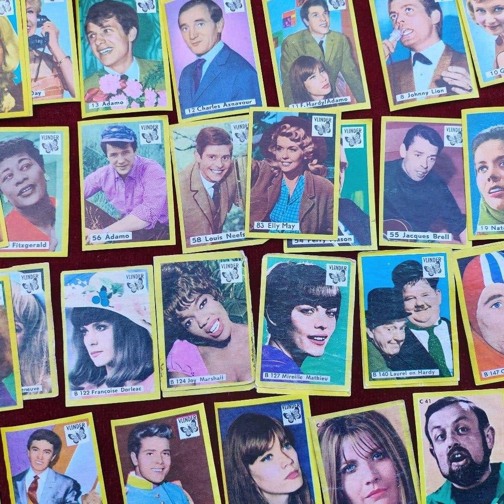 fotos 3.5x 5cm  acteurs filmsterren sporters ca 75 stuks, 1960 tot 1980, Gebruikt, Foto, Ophalen of Verzenden