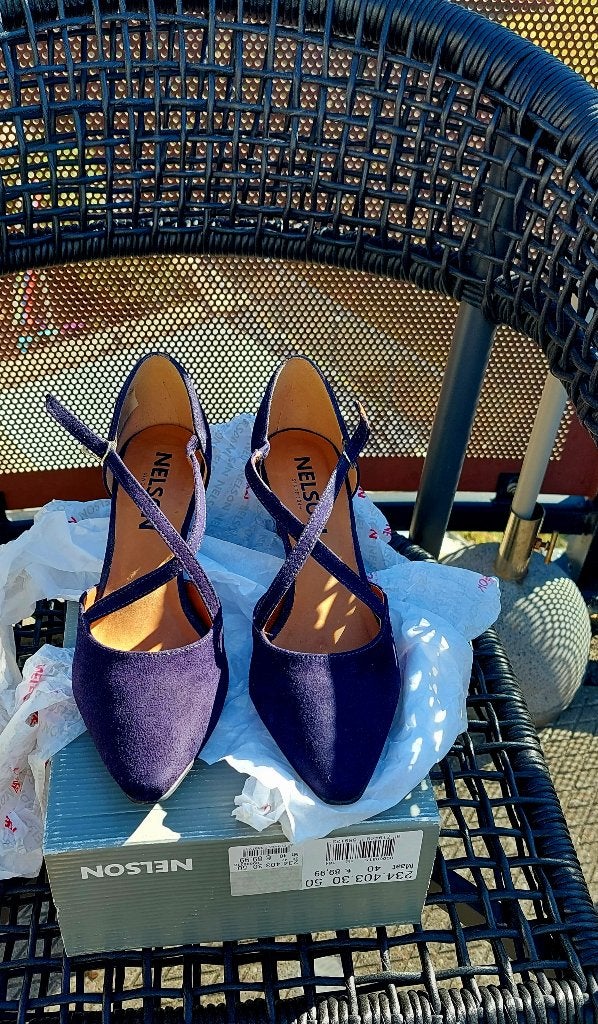 Schoenen, Pumps donkerblauw suéde, Pumps, Blauw, Ophalen of Verzenden, Zo goed als nieuw