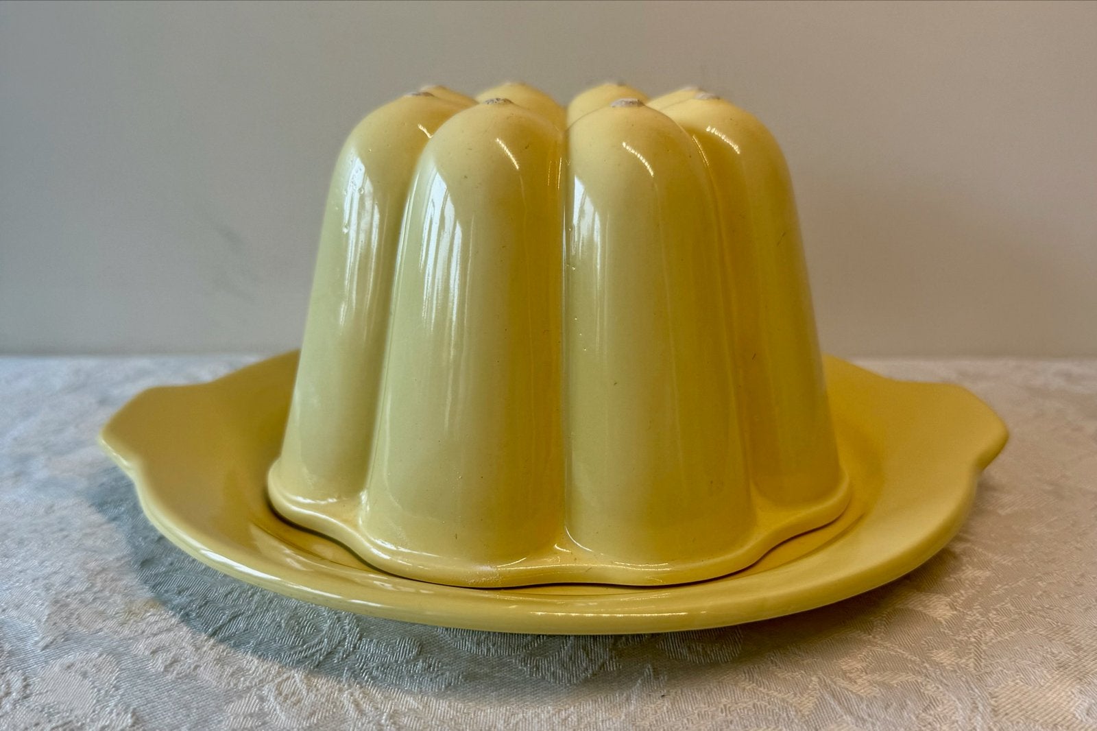 Vintage Regina Gouda puddingvorm met schaal, geel, Ophalen of Verzenden