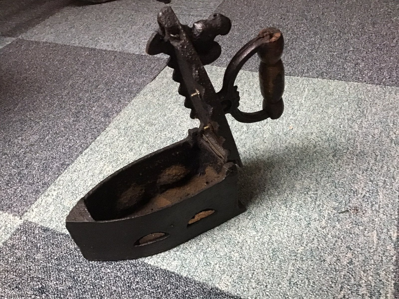 Antieke kolen strijkijzer, Ophalen of Verzenden