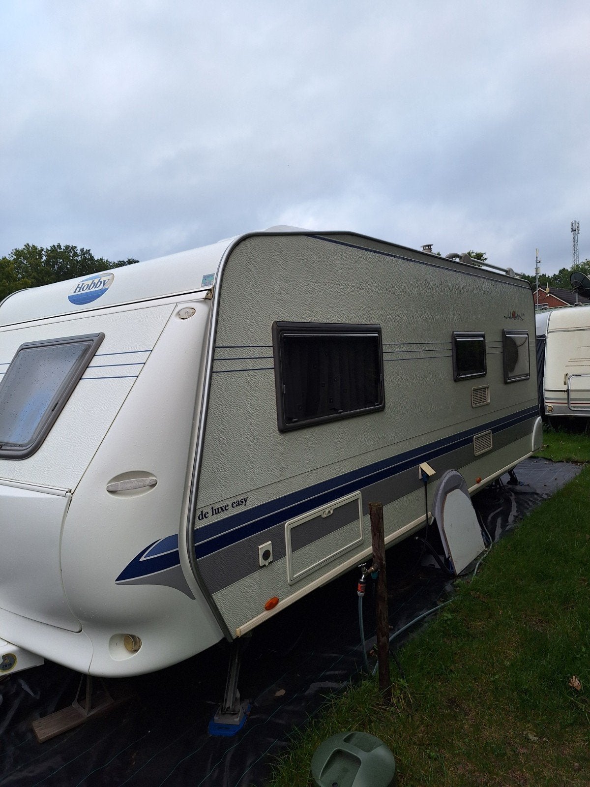 Hobby 540 de Luxe Easy 2005 met complete uitrusting, Caravans en Kamperen, Rondzit, Hobby, Particulier, 5 tot 6 meter