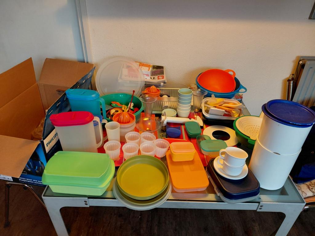 Grote partij Tupperware keukengerei en opbergers, Ophalen of Verzenden, Gebruikt, Geel, Bak of Kom