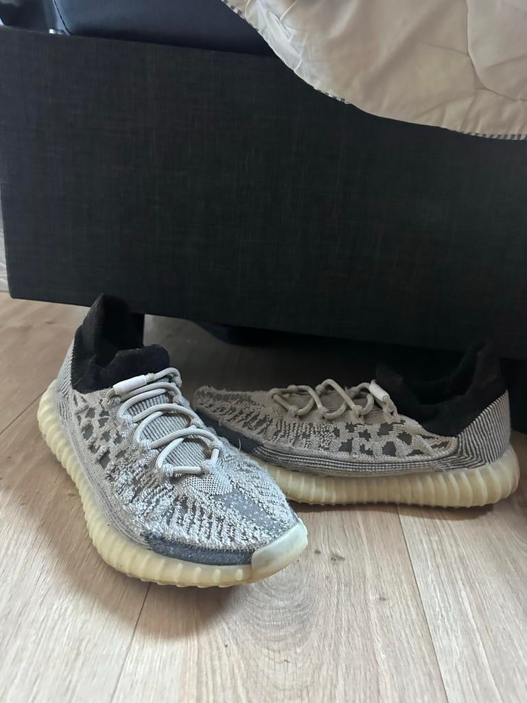 Adidas Yeezy Boost 350 V2 - Nieuw (geen doos), Overige kleuren, Nieuw, Ophalen of Verzenden, Sneakers of Gympen