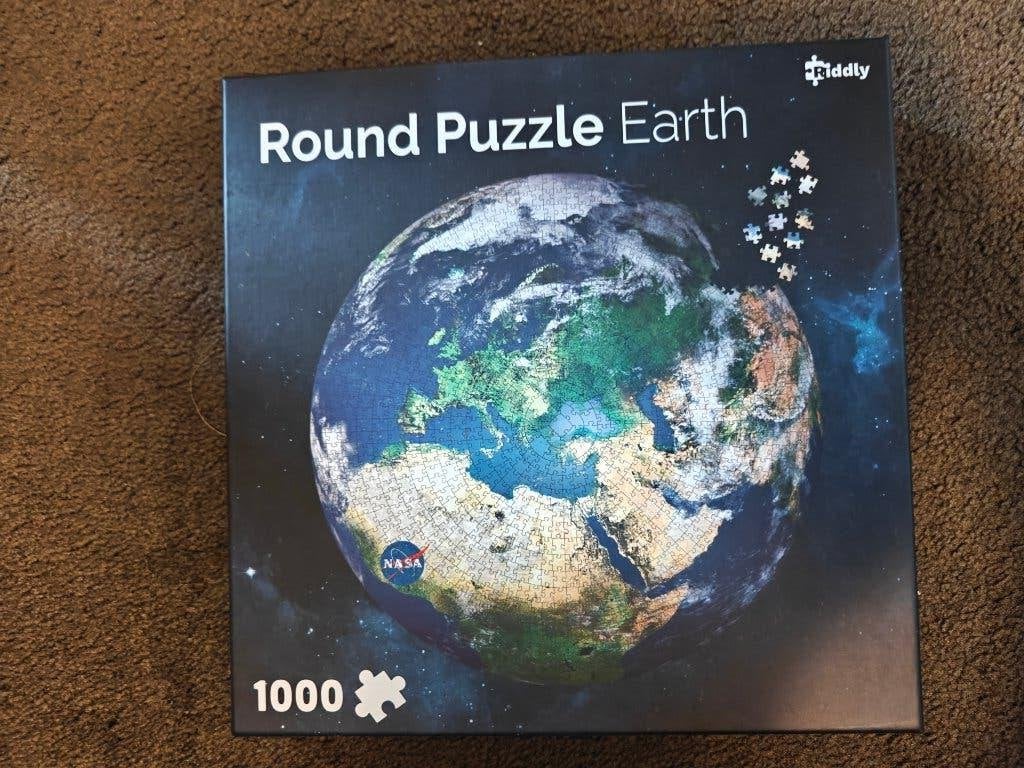 Ronde puzzel - 1000 stukjes - wereldbol, Hobby en Vrije tijd, Ophalen of Verzenden, 500 t/m 1500 stukjes, Zo goed als nieuw, Legpuzzel