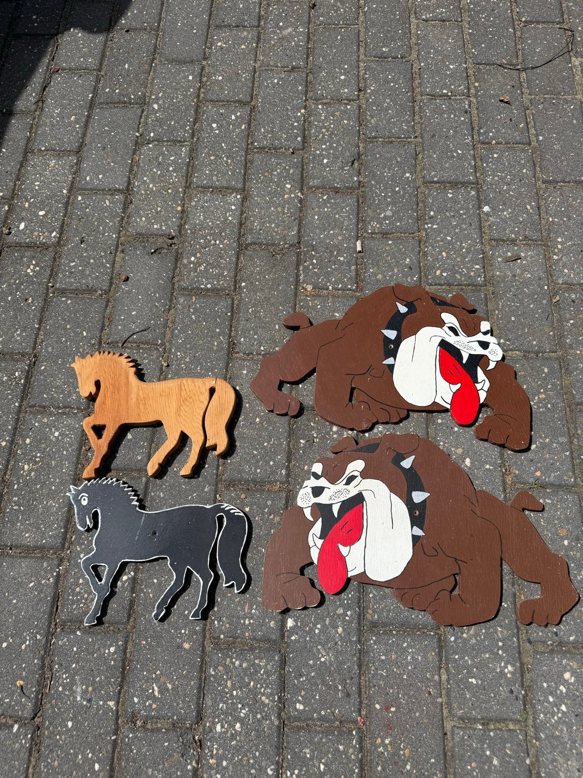 Houten beschilderingen: paarden en bulldoggen, Ophalen of Verzenden, Gebruikt, Meerkleurig, Hout