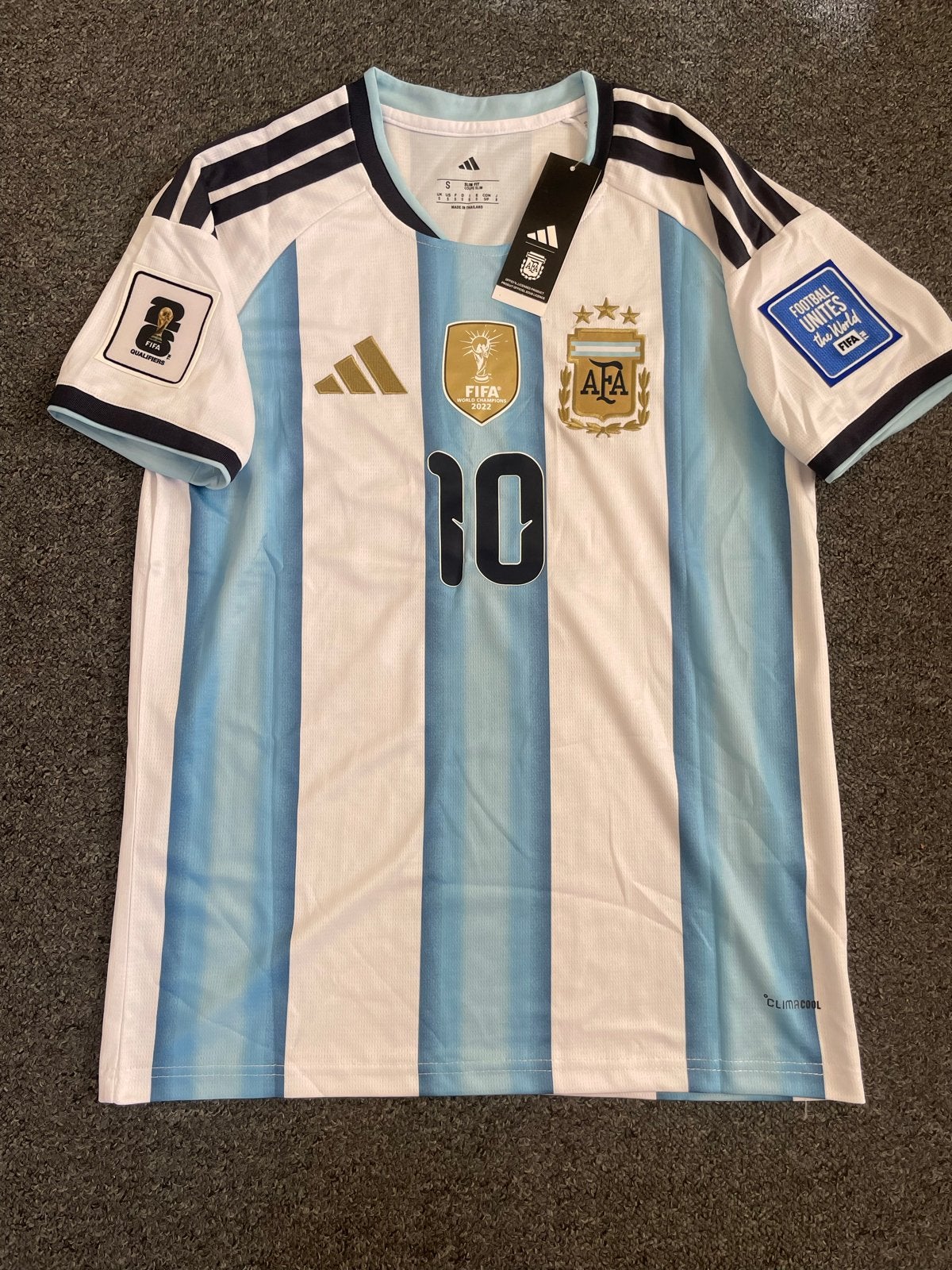 Nieuw Messi Shirt Maat S met prijskaartje, Maat S, Ophalen of Verzenden, Nieuw, Shirt