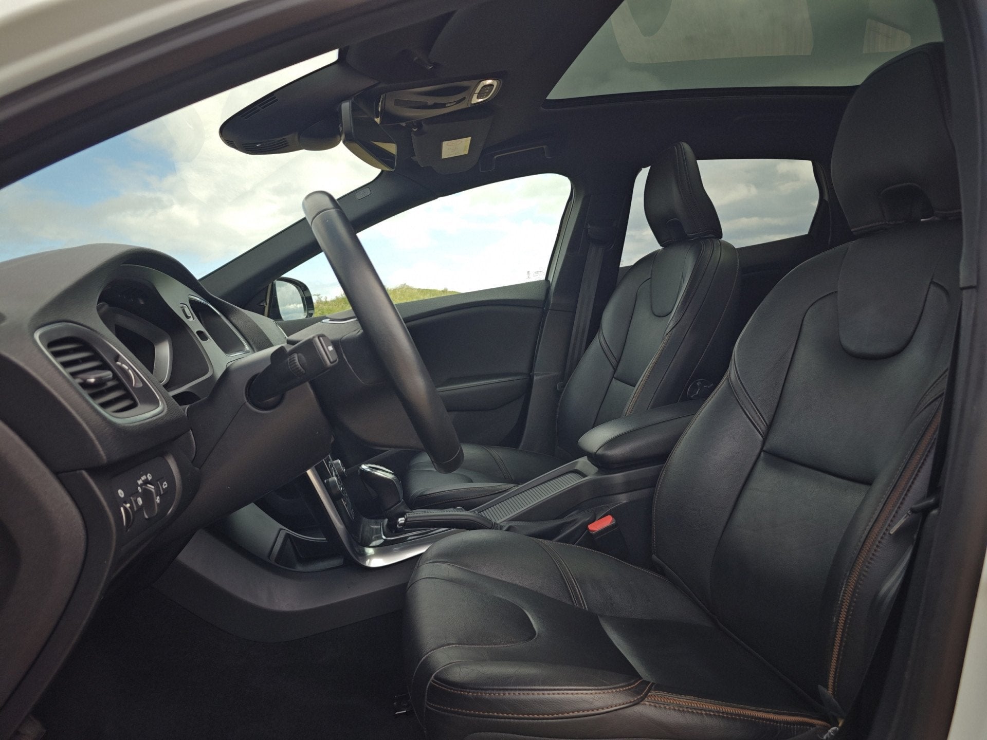 Volvo V40 Cross Country 1.5 T3 Polar+ Luxury | Garantie, 4 cilinders, Wit, 154 pk, V40