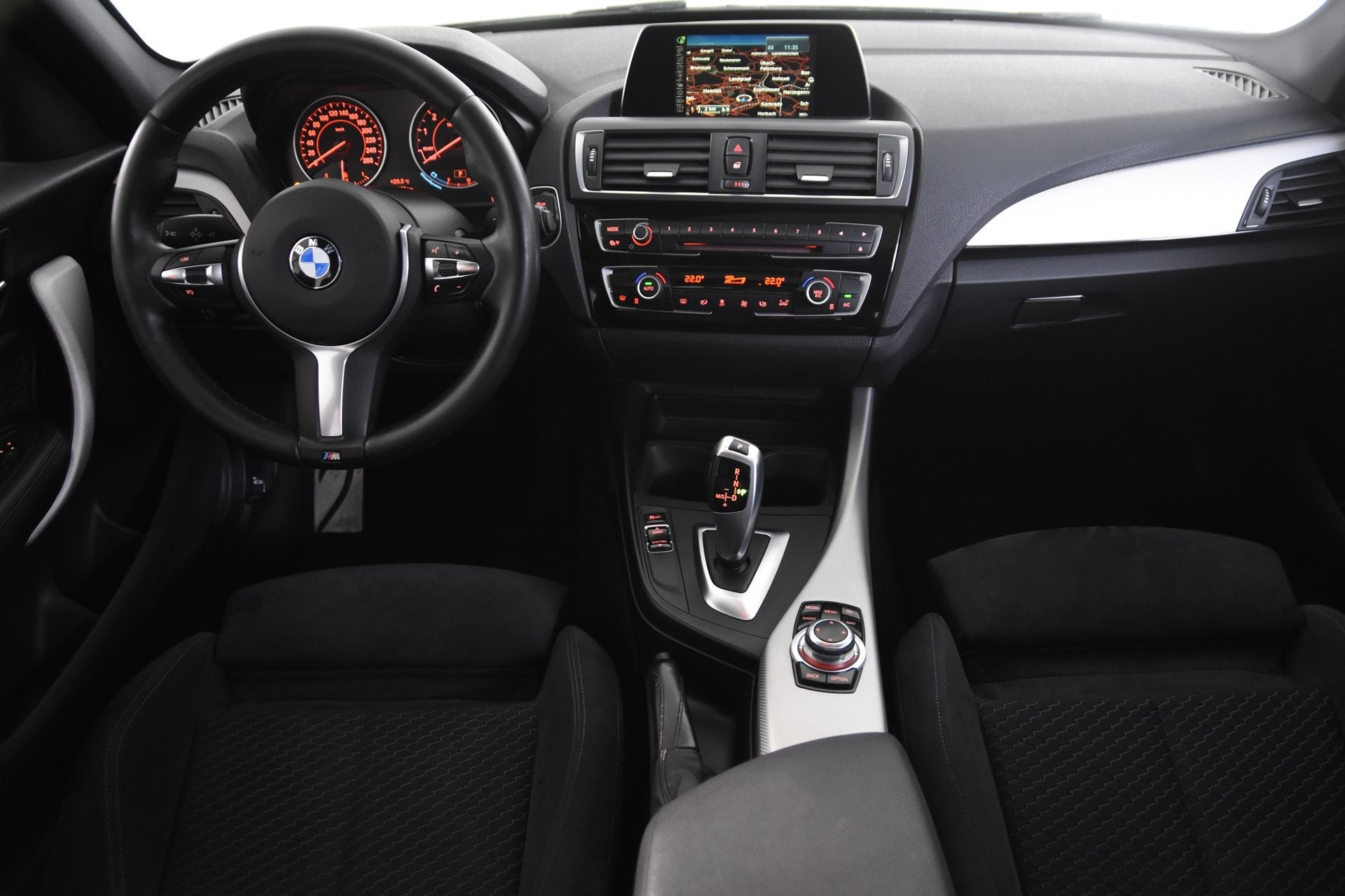BMW 1-serie 118i A M-Sport *Navigatie*2x M*Schuifdak*, Auto's, Dealer onderhouden, Gebruikt, Origineel Nederlands, Bedrijf