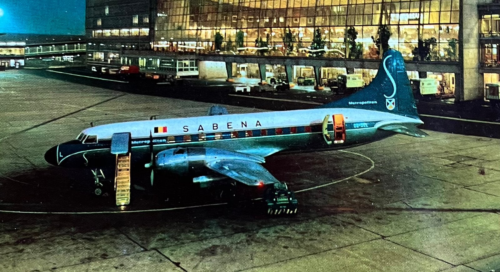 AK in kleur Sabena vliegtuig op luchthaven Brussel, Ophalen of Verzenden, Gebruikt, Kaart, Foto of Prent