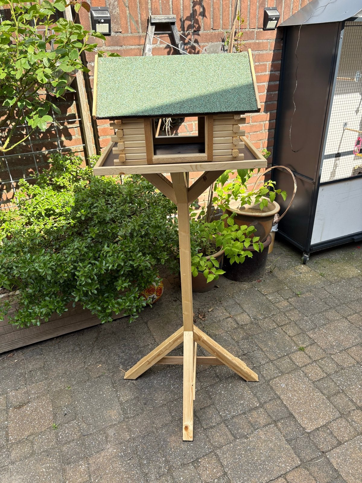 Houten voederhuisje op standaard - Nieuw, Tuin en Terras, Vogelhuisjes en Vogelbaden, Ophalen, Nieuw