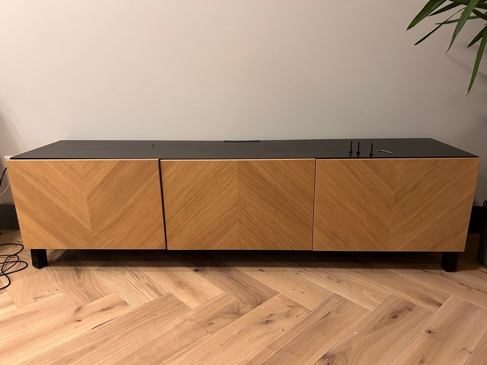 IKEA ladekast/tv-meubel - Zo goed als nieuw, Huis en Inrichting, Kasten | Televisiemeubels, Ophalen, 150 tot 200 cm, Zo goed als nieuw