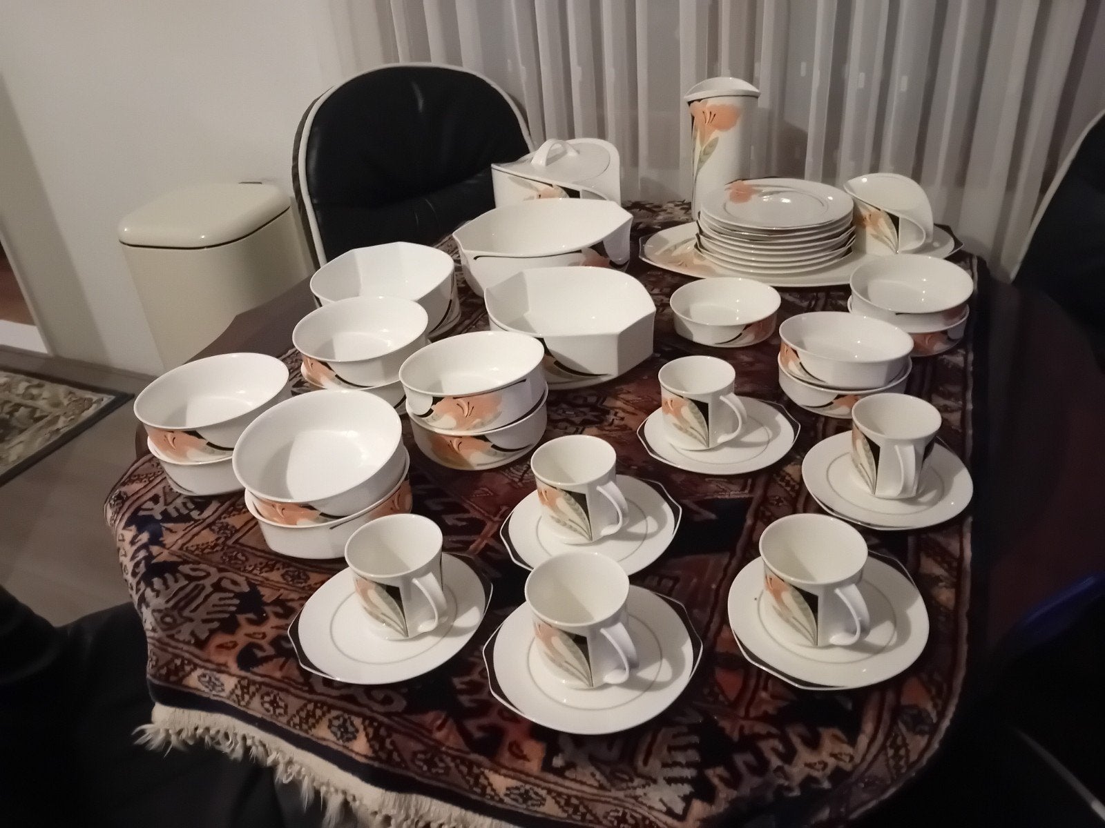 Villeroy & Boch Iris servies in nieuwstaat, Ophalen, Villeroy & Boch, Zo goed als nieuw, Porselein