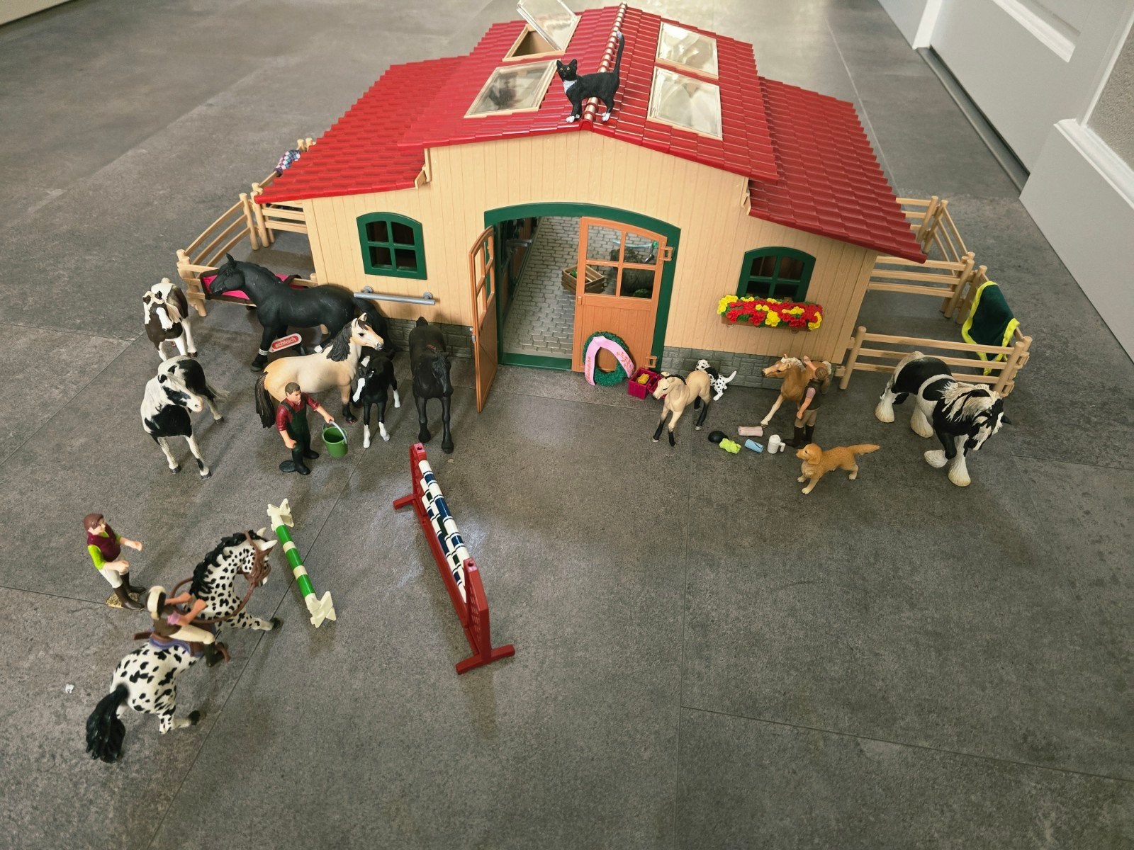 Schleich paardenstal rijmanege zgan, Ophalen of Verzenden, Zo goed als nieuw, Paard, Beeldje of Figuurtje
