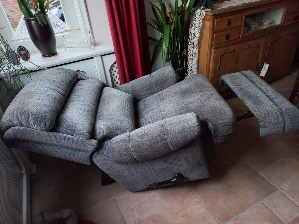 Relaxfauteuil Gratis op te halen. Staat al aan de straat., Ophalen, Gebruikt, 75 tot 100 cm, 75 tot 100 cm