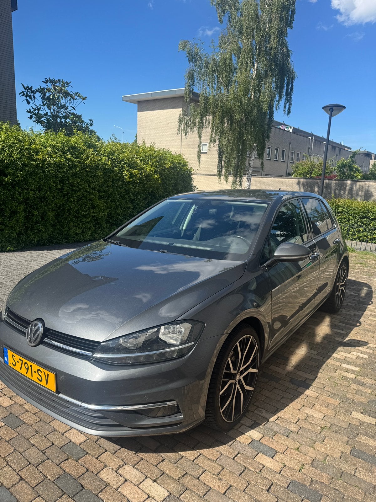 Volkswagen Golf 1.0 TSI 115pk 7-DSG 5D 2019 Grijs, Navigatiesysteem, Zwart, 1165 kg, 630 kg
